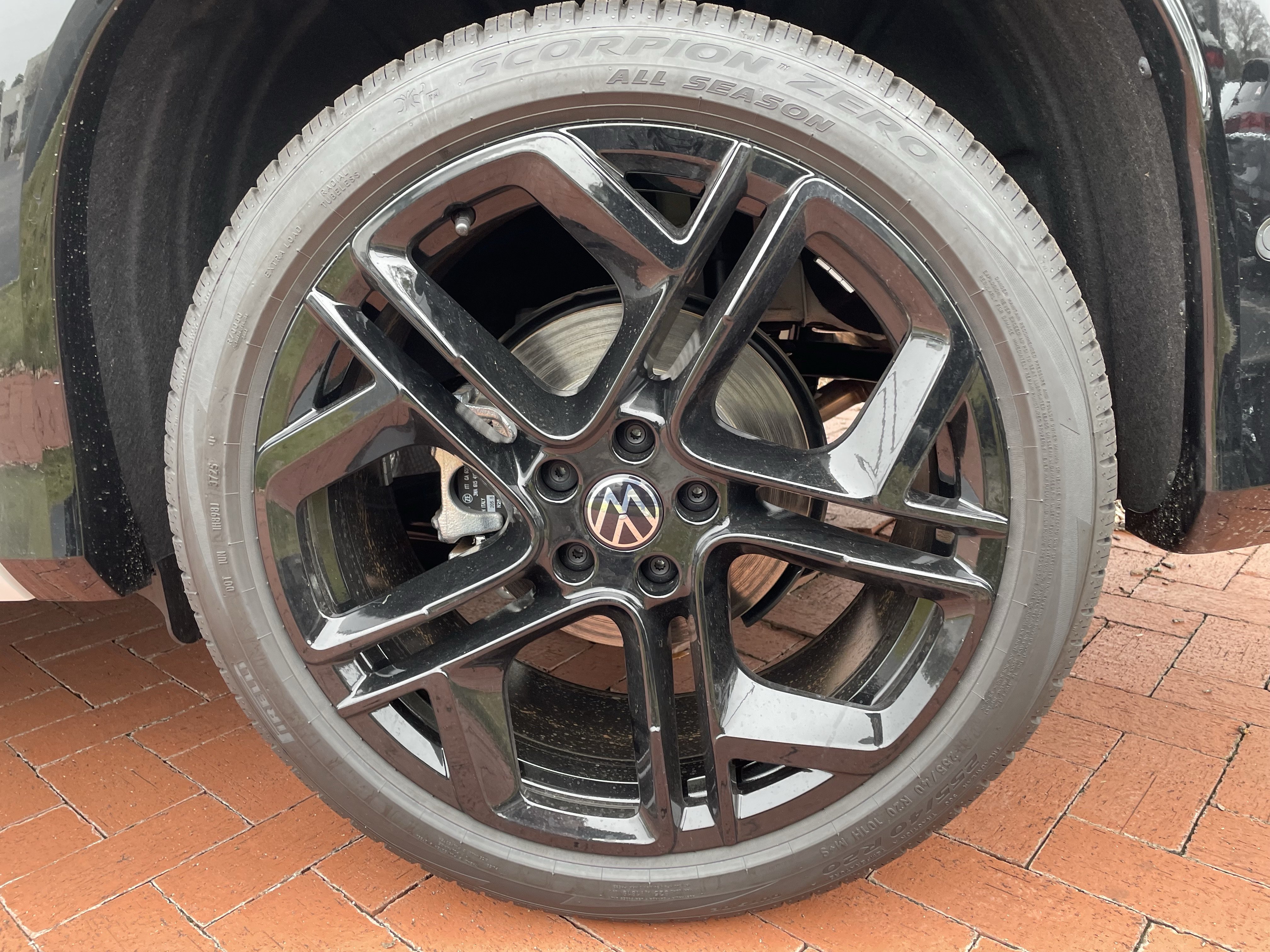 New 2026 Volkswagen Tiguan SE R-Line FWD image 8