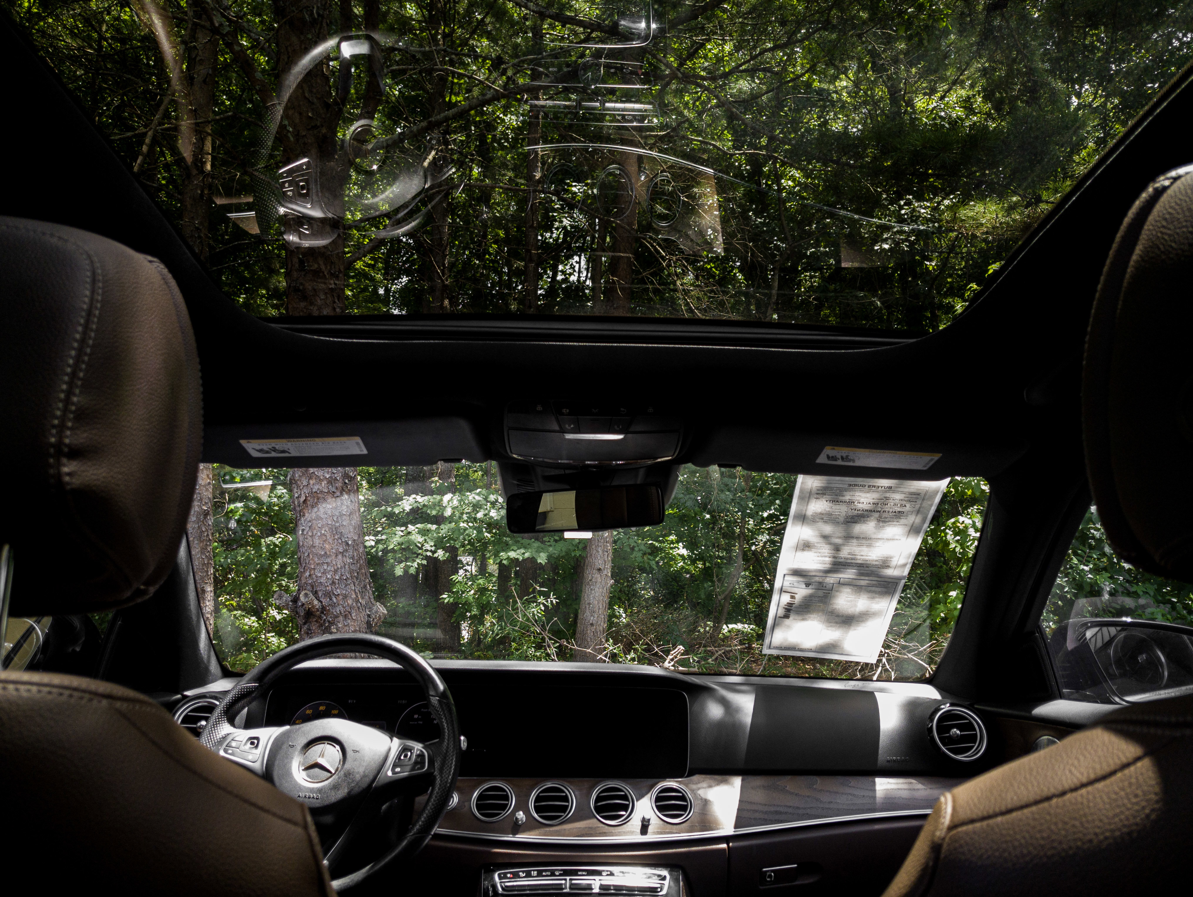 Used 2017 Mercedes-Benz E 300 4MATIC image 7