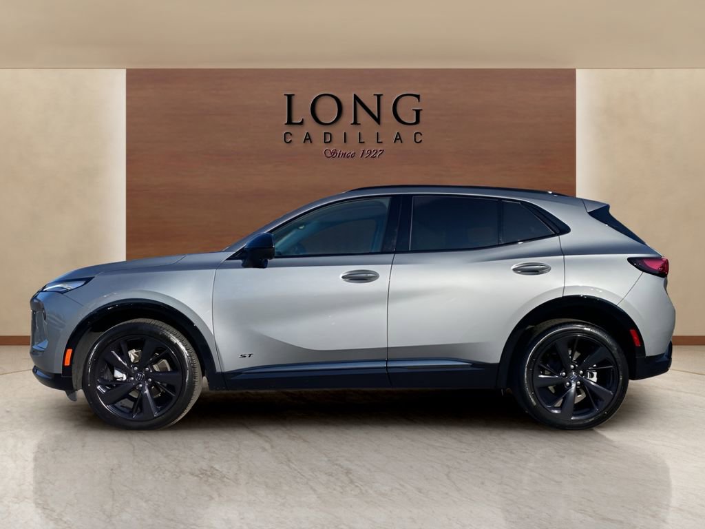 Used 2025 Buick Envision Sport Touring image 2