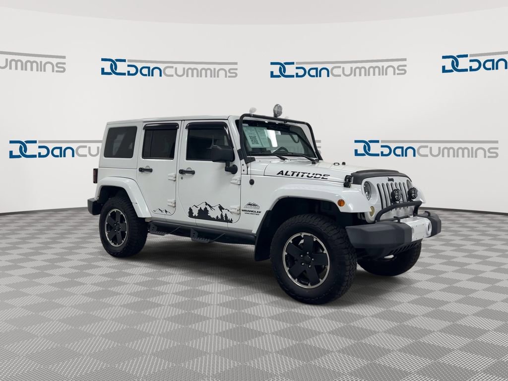 Used 2012 Jeep Wrangler Unlimited Sahara AWD/4WD image 2