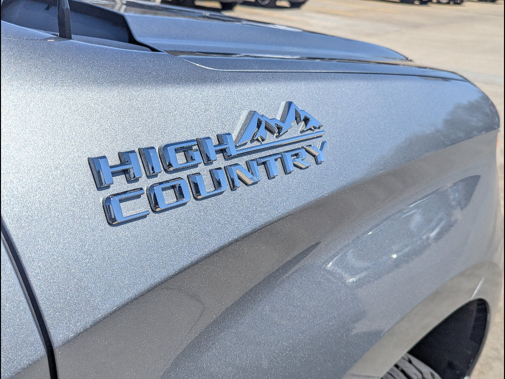 Used 2024 Chevrolet Silverado 1500 High Country w/ Technology Package AWD/4WD image 11