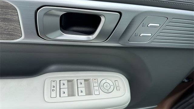 Used 2024 Hyundai Santa Fe Limited FWD image 16