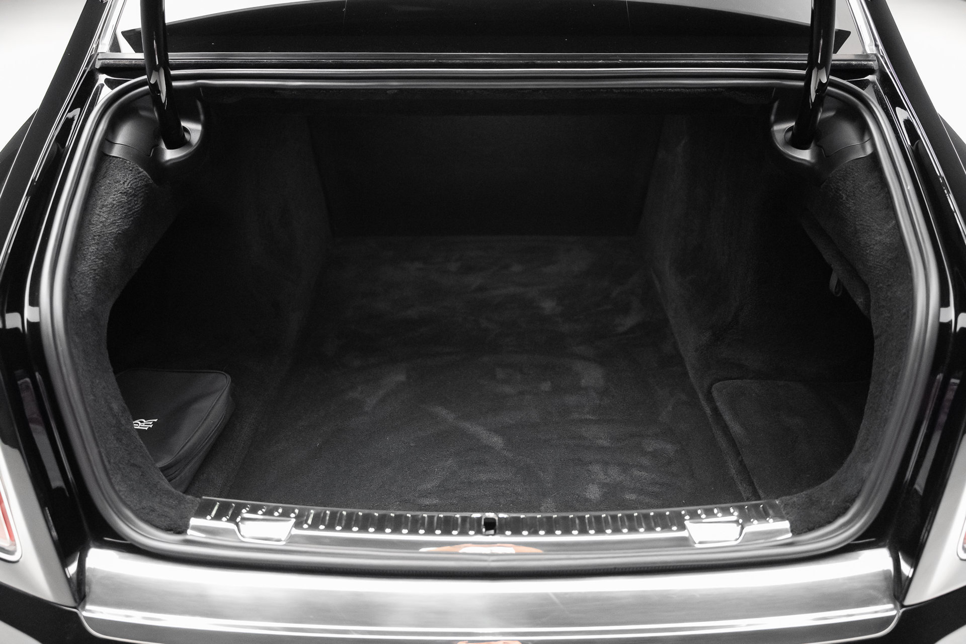 Used 2023 Rolls-Royce Phantom Sedan w/ The Phantom Package RWD image 75
