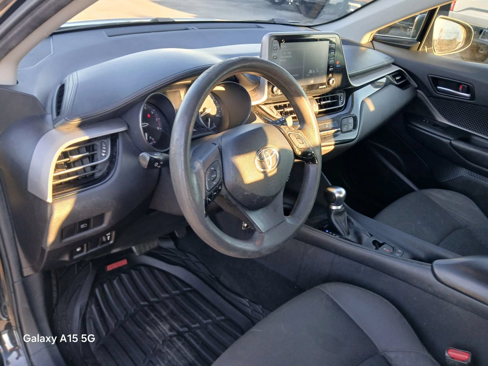 Used 2020 Toyota C-HR LE FWD image 7