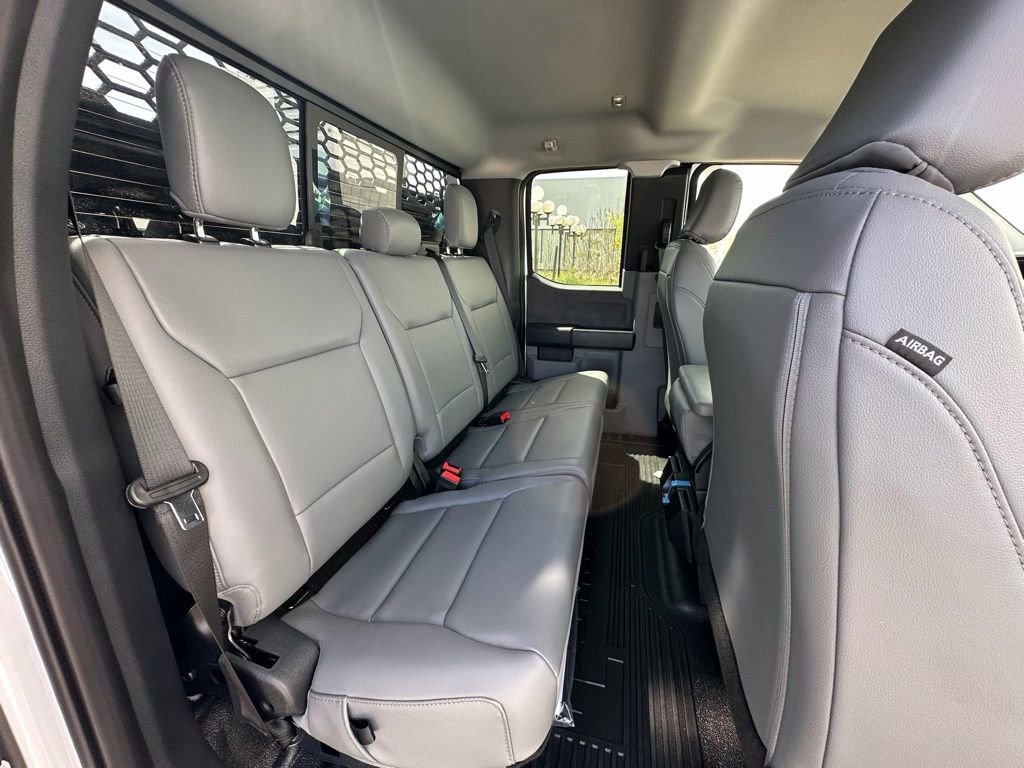 New 2025 Ford F550 4x4 Supercab Super Duty image 28