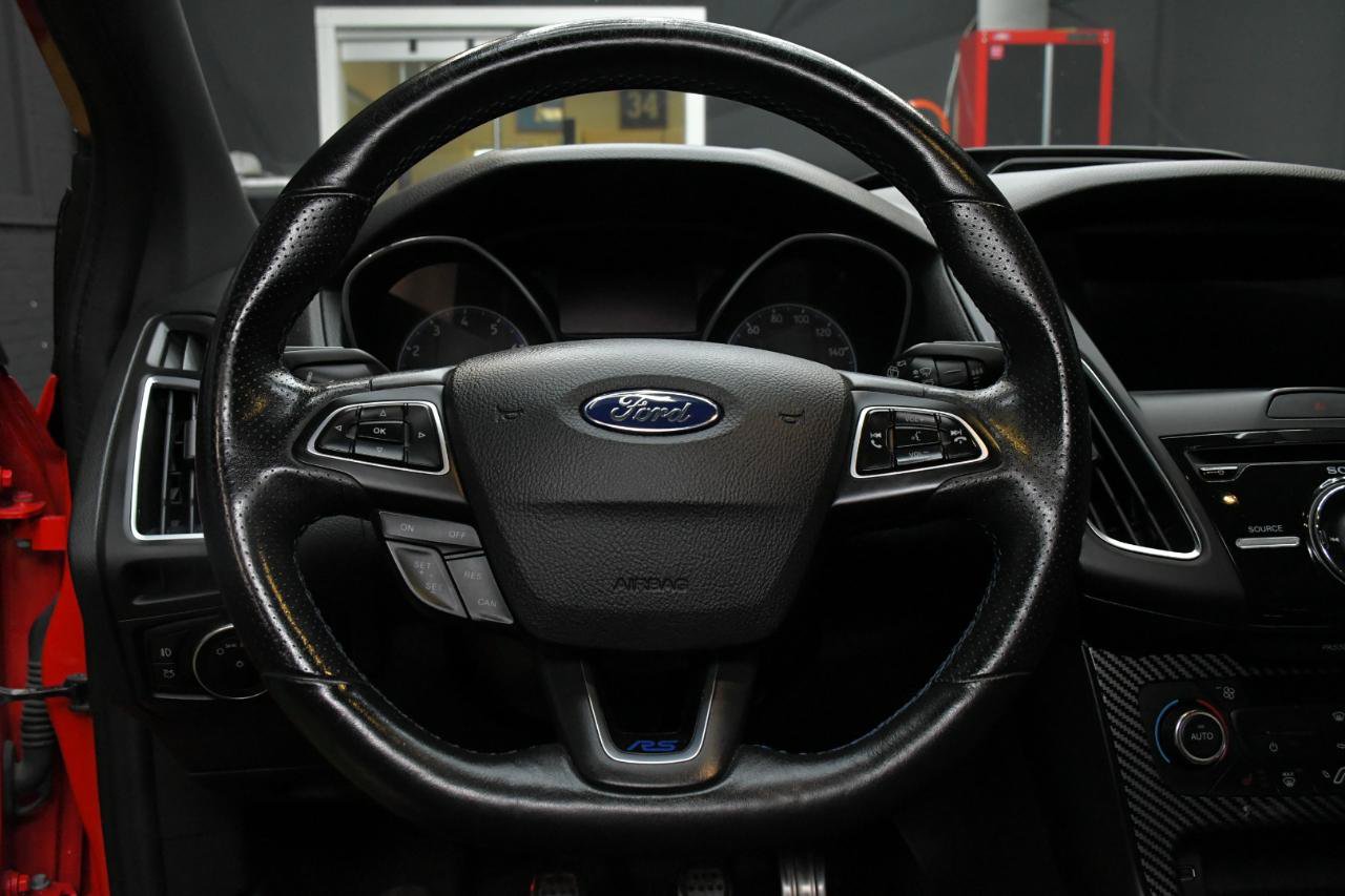 Used 2018 Ford Focus RS AWD/4WD image 32