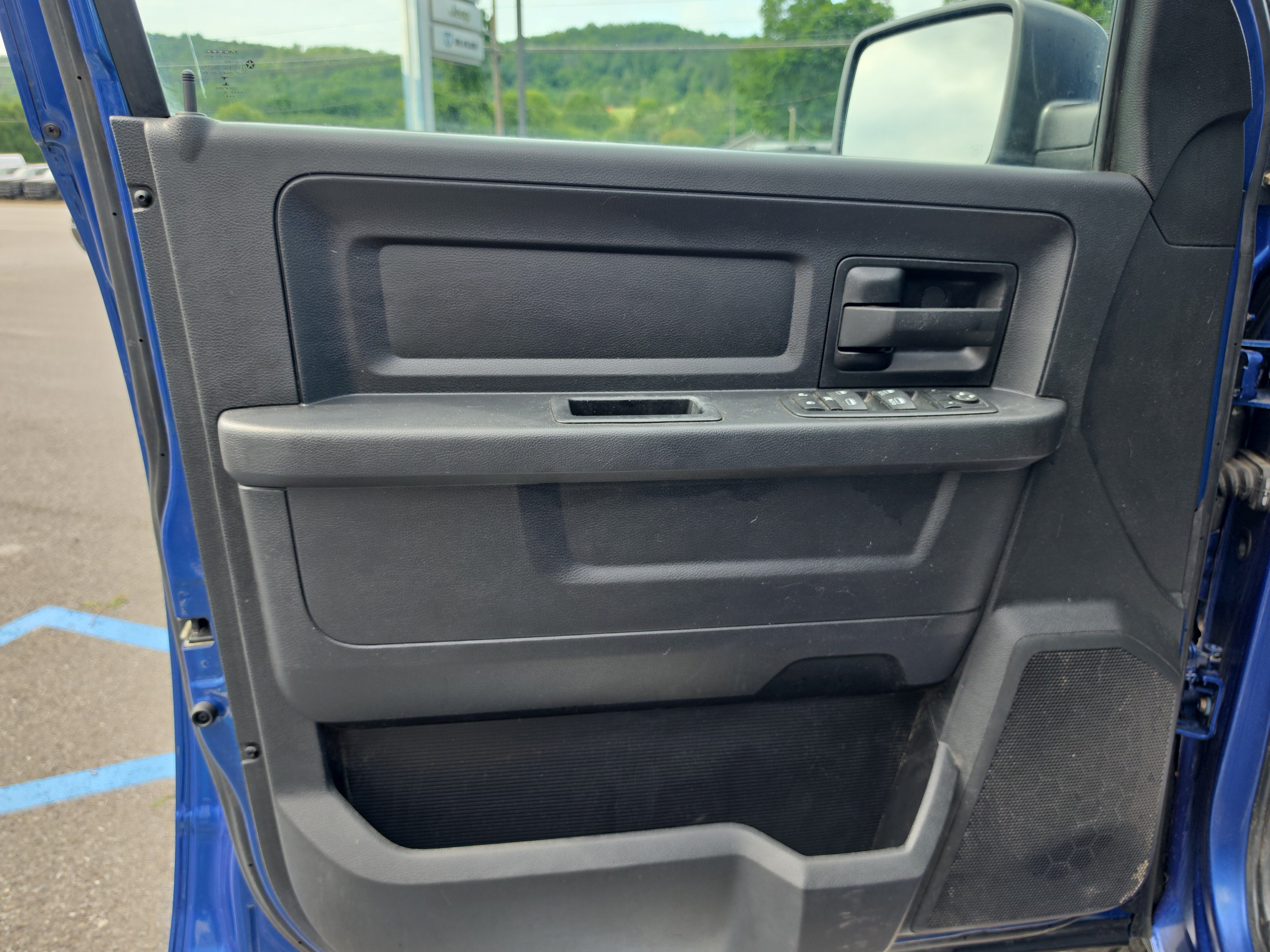 Used 2016 RAM 1500 Express AWD/4WD image 15