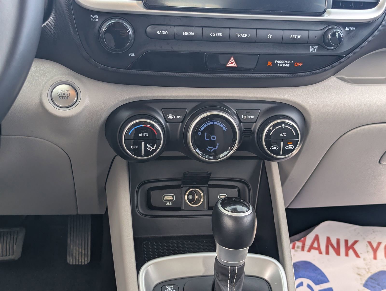 Used 2025 Hyundai Venue SEL image 21