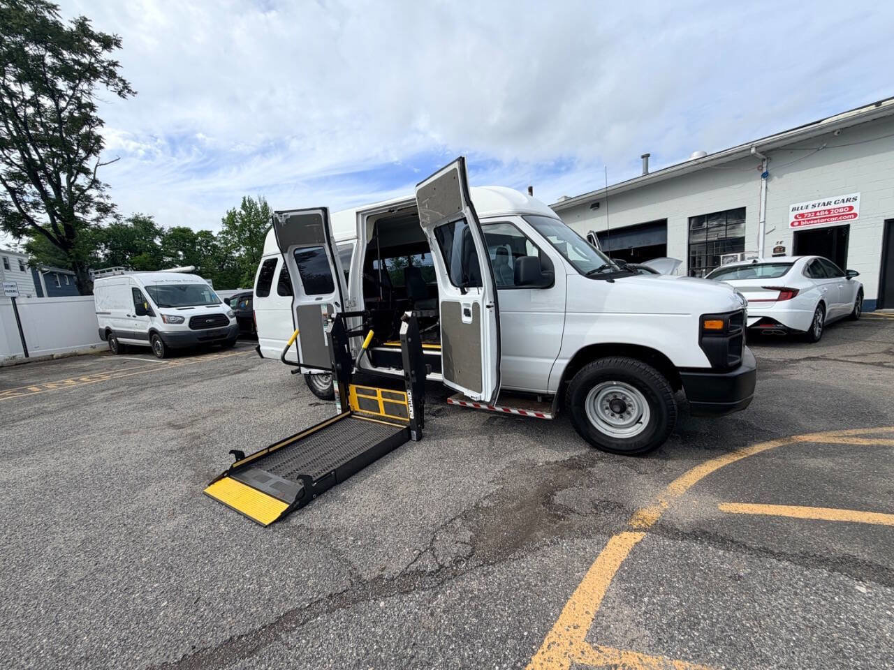 Used 2014 Ford E-250 and Econoline 250 Extended w/ Power Group RWD image 46