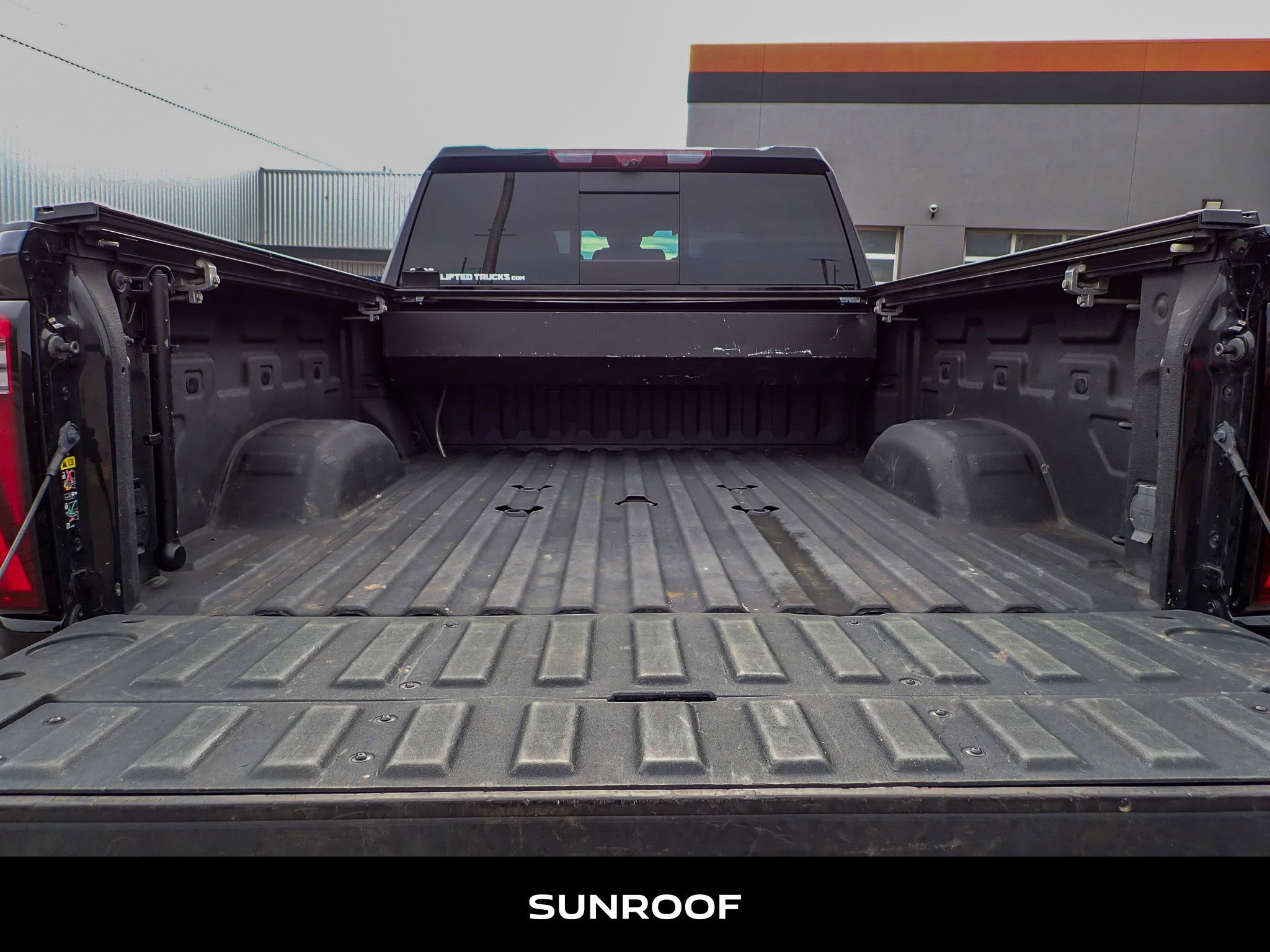 Used 2024 GMC Sierra 2500 Denali Ultimate w/ Max Trailering Package image 9