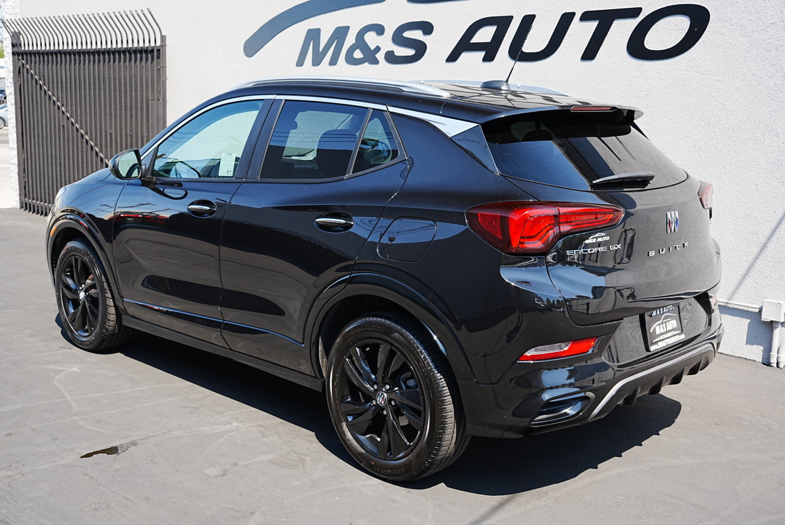 Used 2024 Buick Encore GX Sport Touring w/ Comfort Package image 6