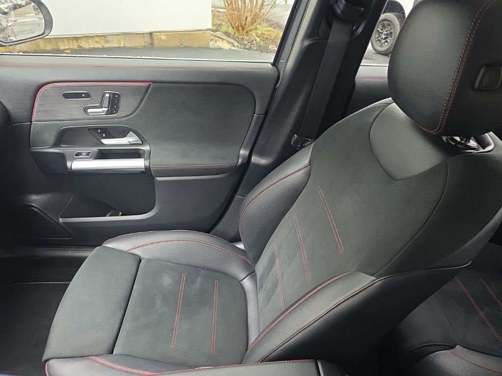 Used 2023 Mercedes-Benz GLA 250 4MATIC image 24