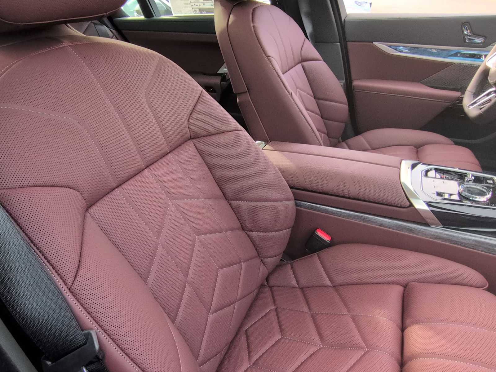 New 2026 BMW 750e xDrive 750e xDrive image 24