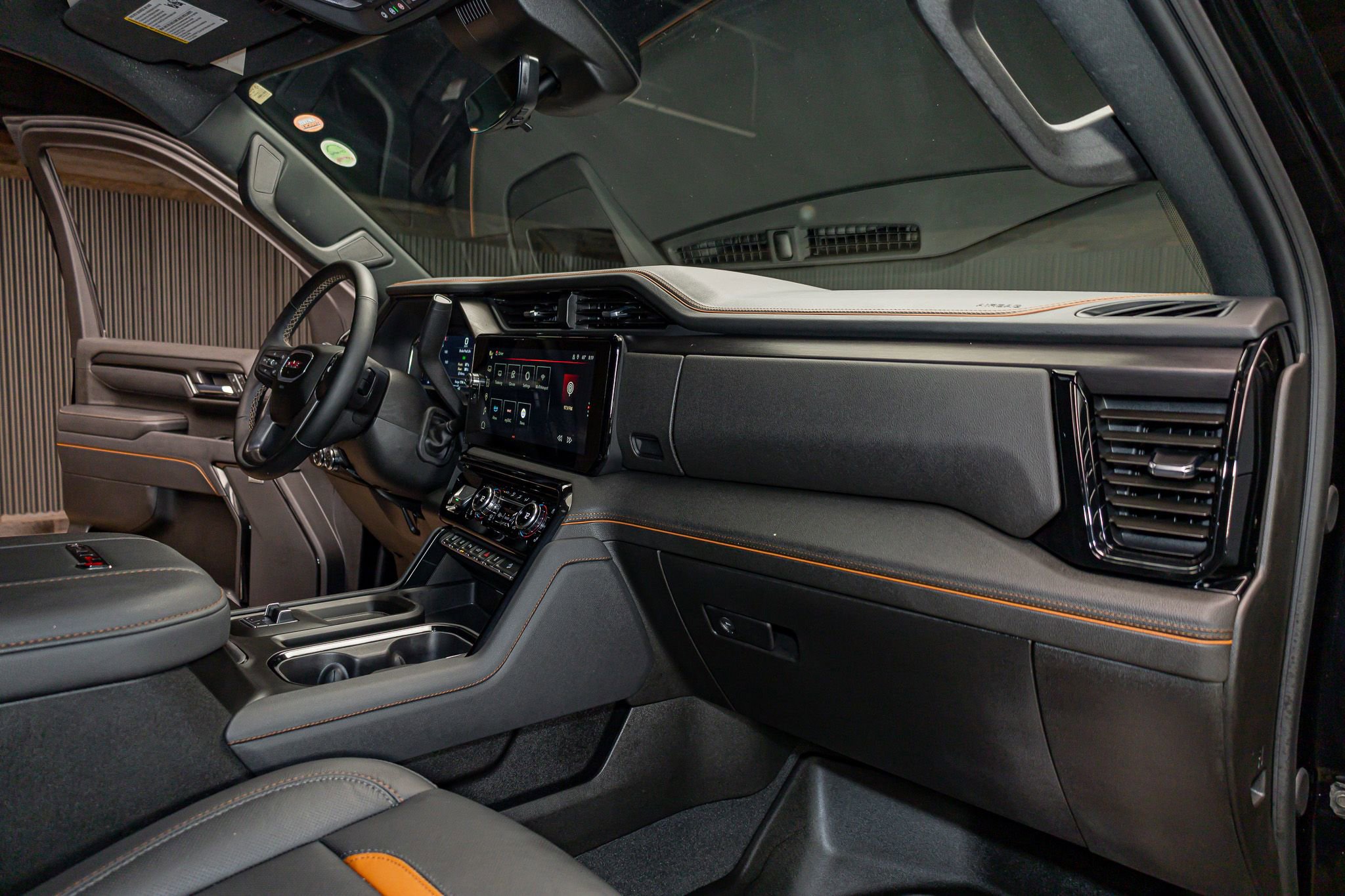 Used 2025 GMC Sierra 2500 AT4 w/ AT4 Premium Plus Package image 18