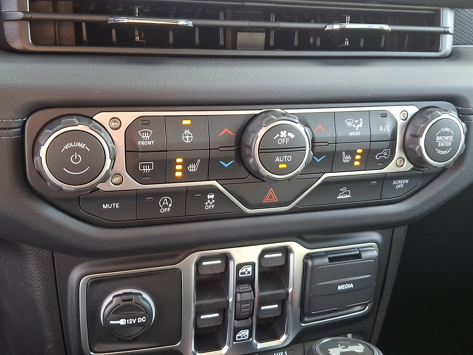 New 2026 Jeep Wrangler Unlimited Rubicon AWD/4WD image 12