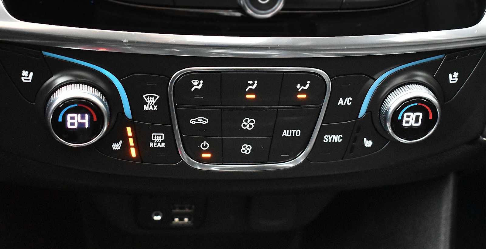 Used 2023 Chevrolet Traverse Premier w/ Redline Edition image 21