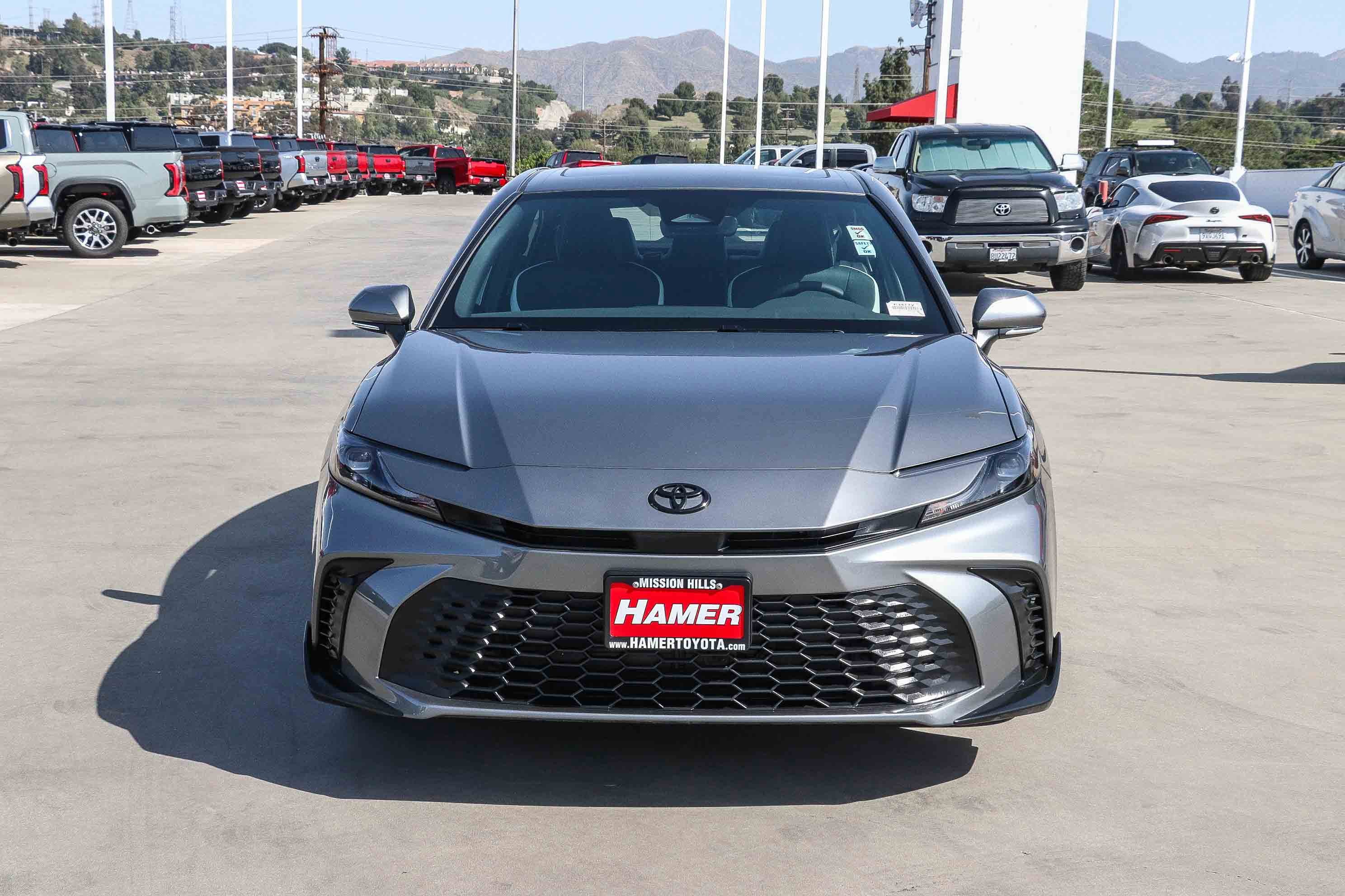 Used 2026 Toyota Camry SE w/ Convenience Package FWD image 2