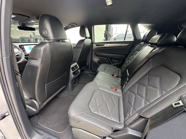 Used 2024 Volkswagen Atlas Cross Sport SE image 22