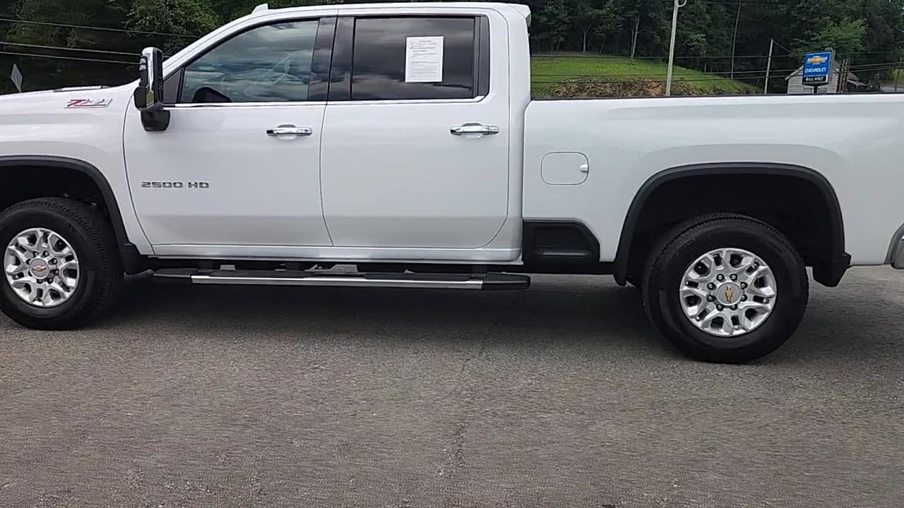 Used 2024 Chevrolet Silverado 2500 LTZ w/ LTZ Convenience Package AWD/4WD image 3