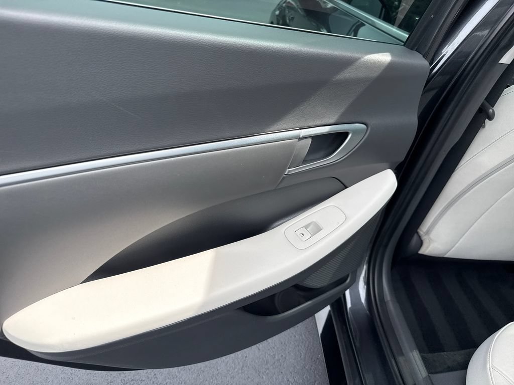 Certified 2024 Hyundai Sonata SEL w/ Convenience Package FWD image 17