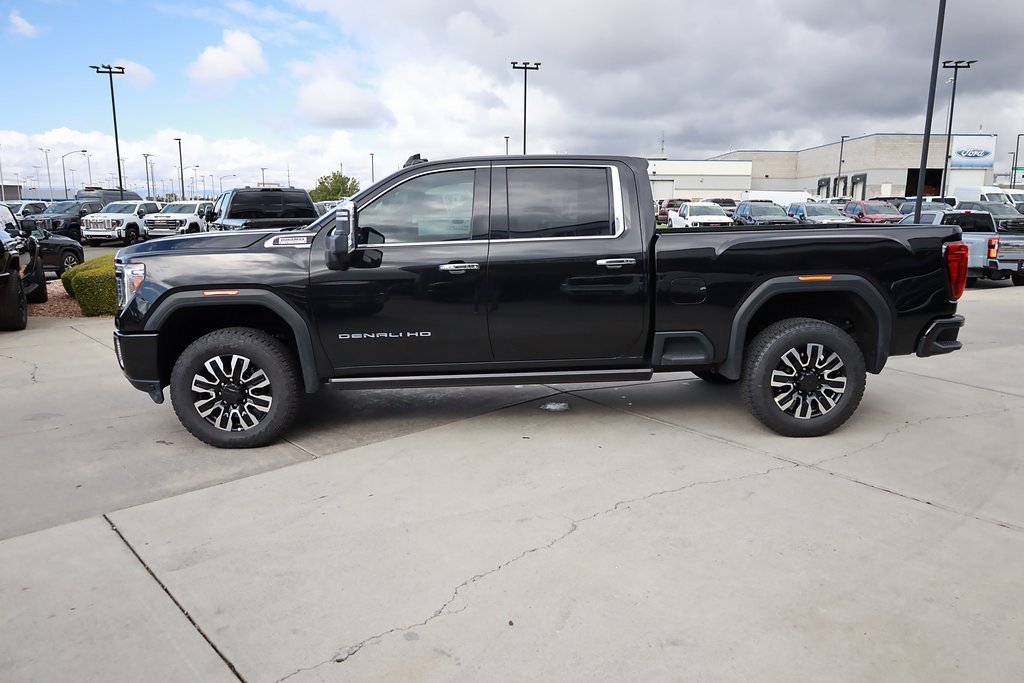 Used 2021 GMC Sierra 3500 Denali w/ Denali Black Diamond Edition image 3