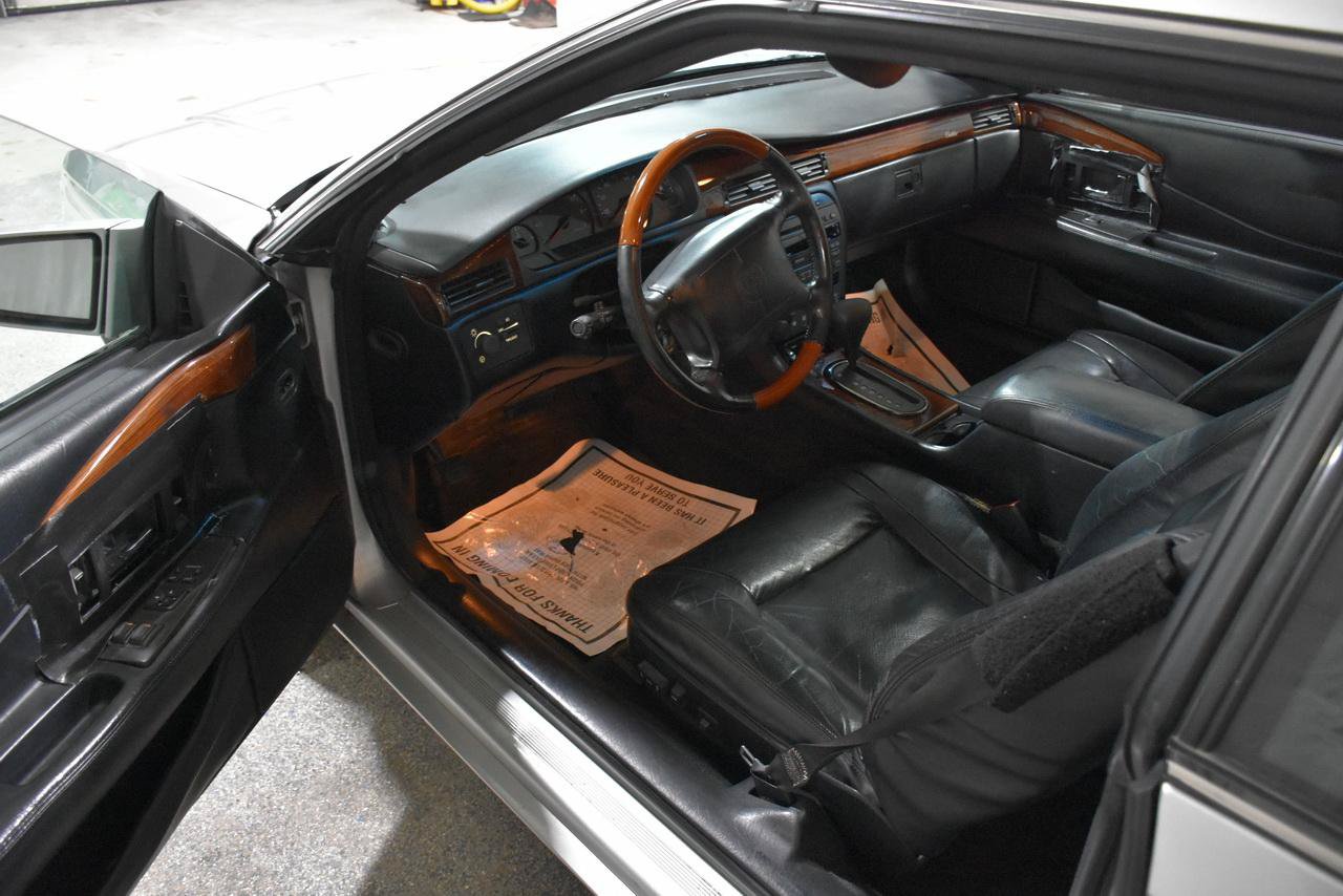 Used 2001 Cadillac Eldorado Touring FWD image 31