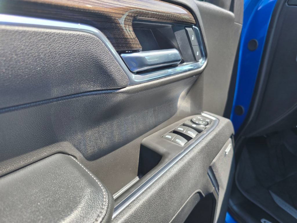 Used 2025 Chevrolet Silverado 1500 LT Trail Boss w/ Convenience Package II AWD/4WD image 11