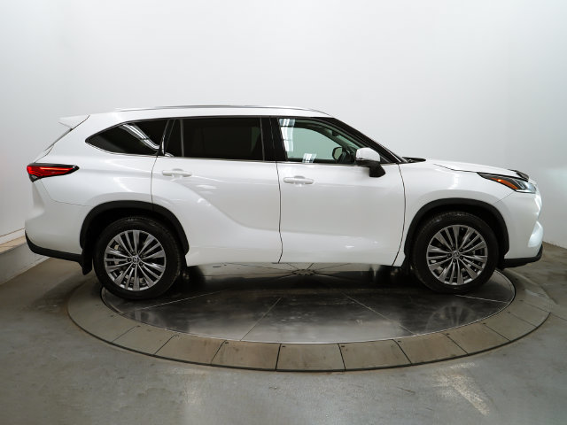 Used 2021 Toyota Highlander Platinum AWD/4WD image 8
