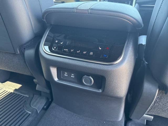 New 2025 Nissan Armada Platinum Reserve AWD/4WD image 18