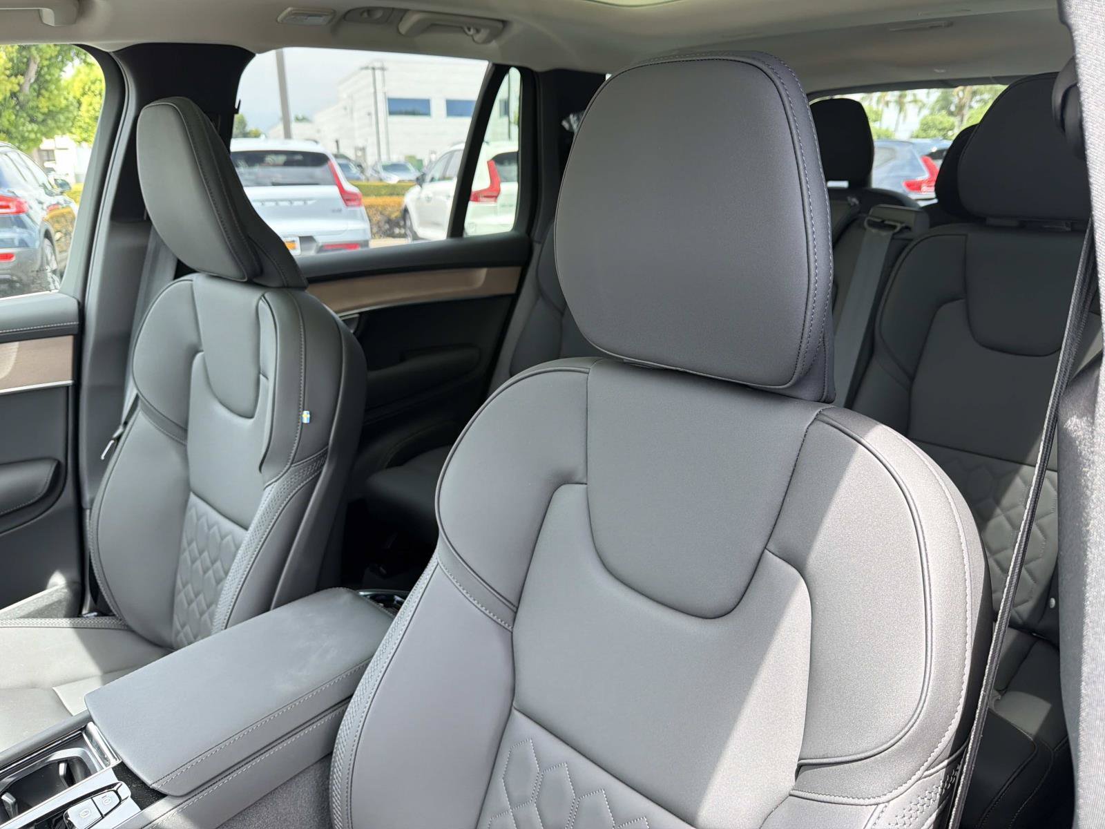 New 2026 Volvo XC90 B5 Plus w/ Protection Package AWD/4WD image 15