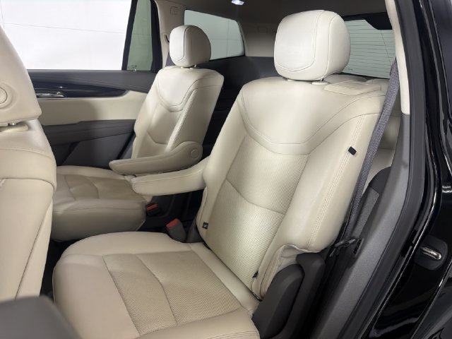 Used 2021 Cadillac XT6 Premium Luxury FWD image 16