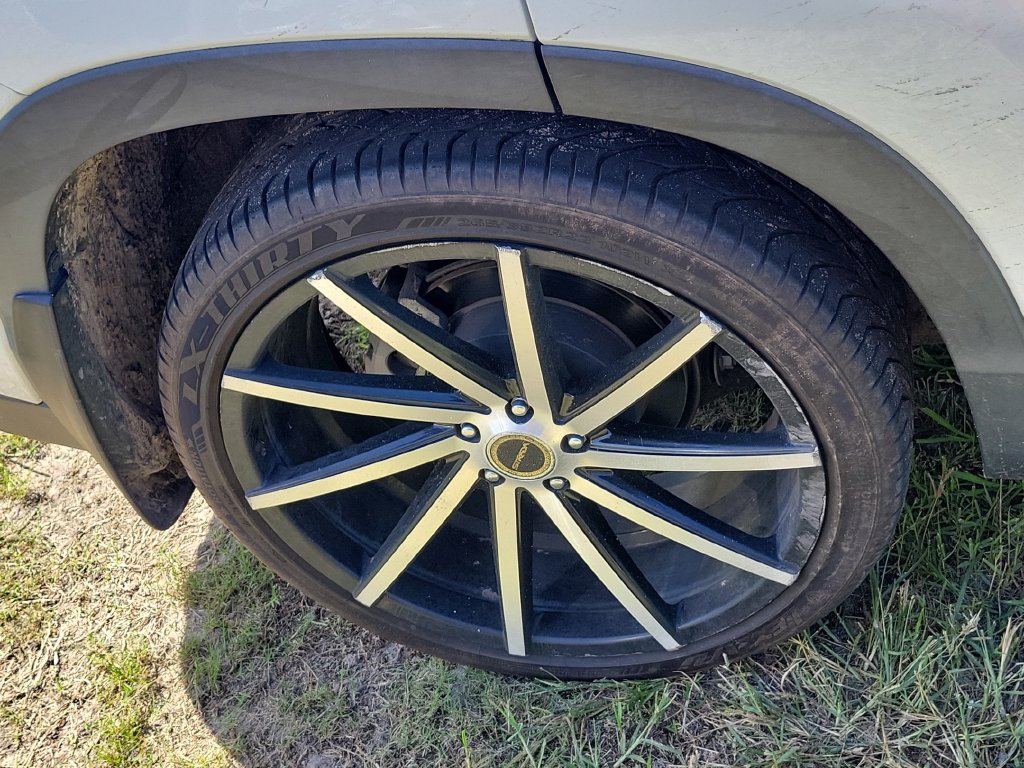 Used 2019 Toyota Highlander Plus AWD/4WD image 14