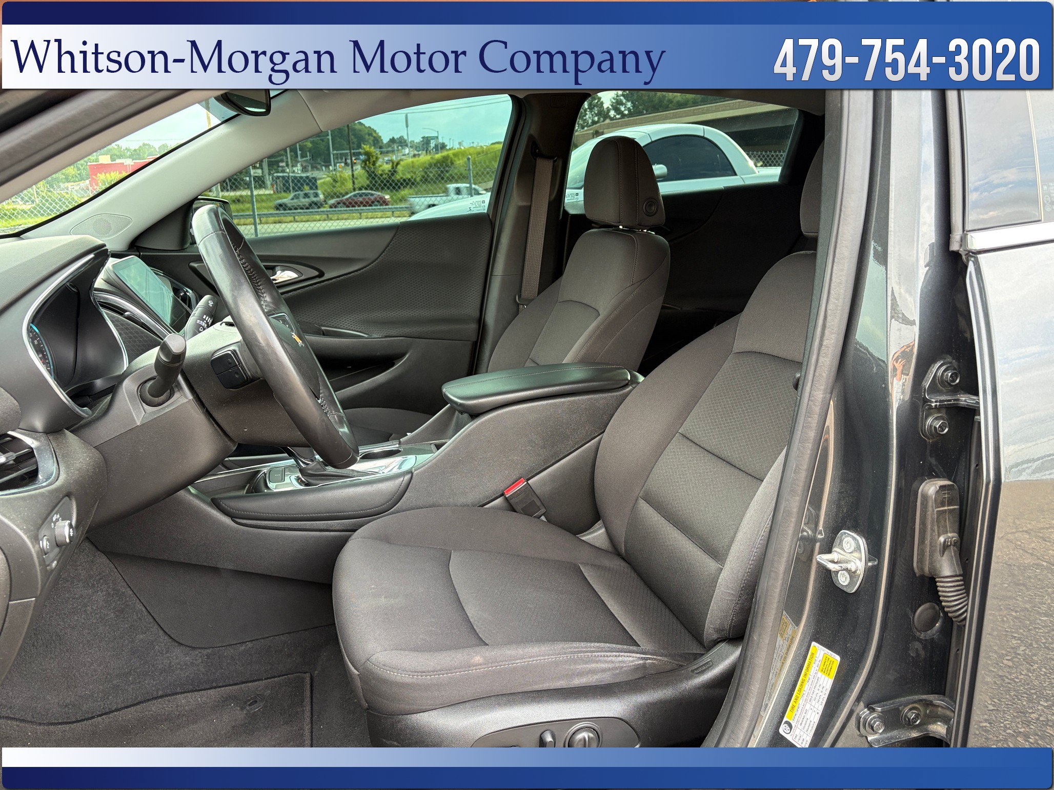 Used 2017 Chevrolet Malibu LT FWD image 9