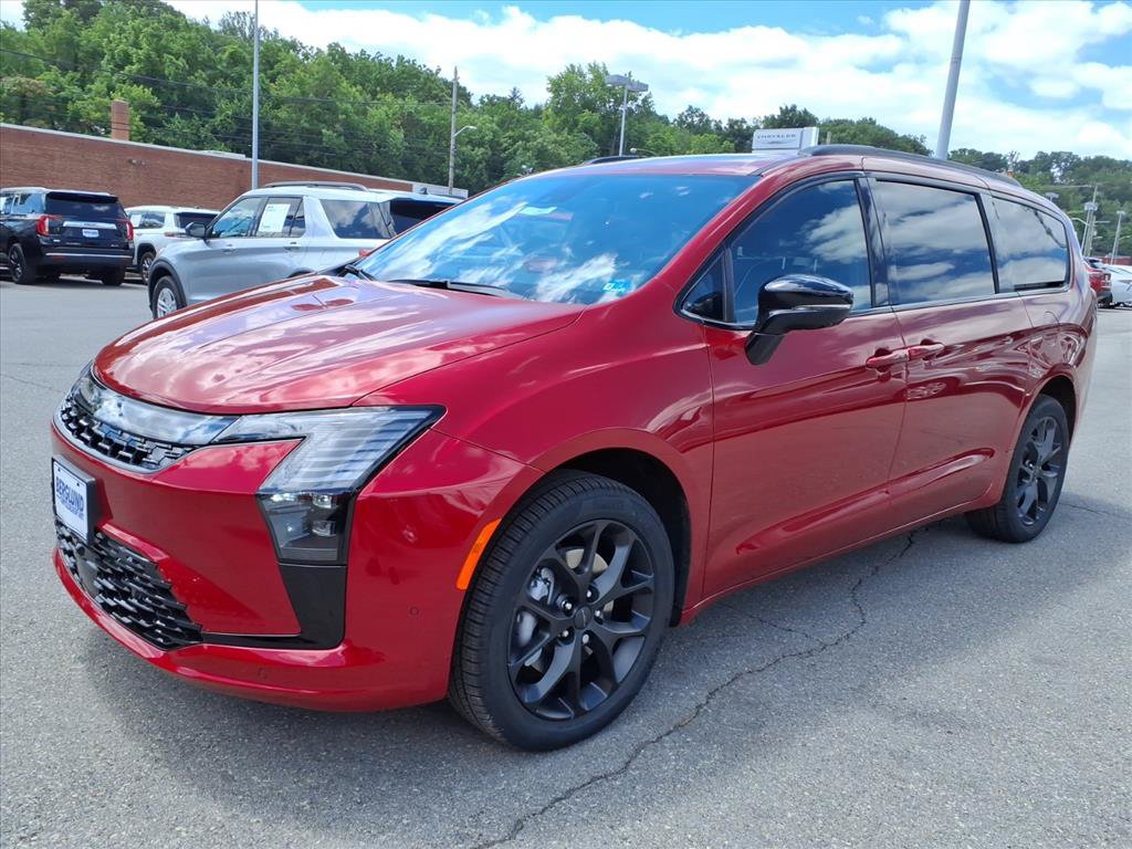 New 2027 Chrysler Pacifica Limited AWD/4WD image 8