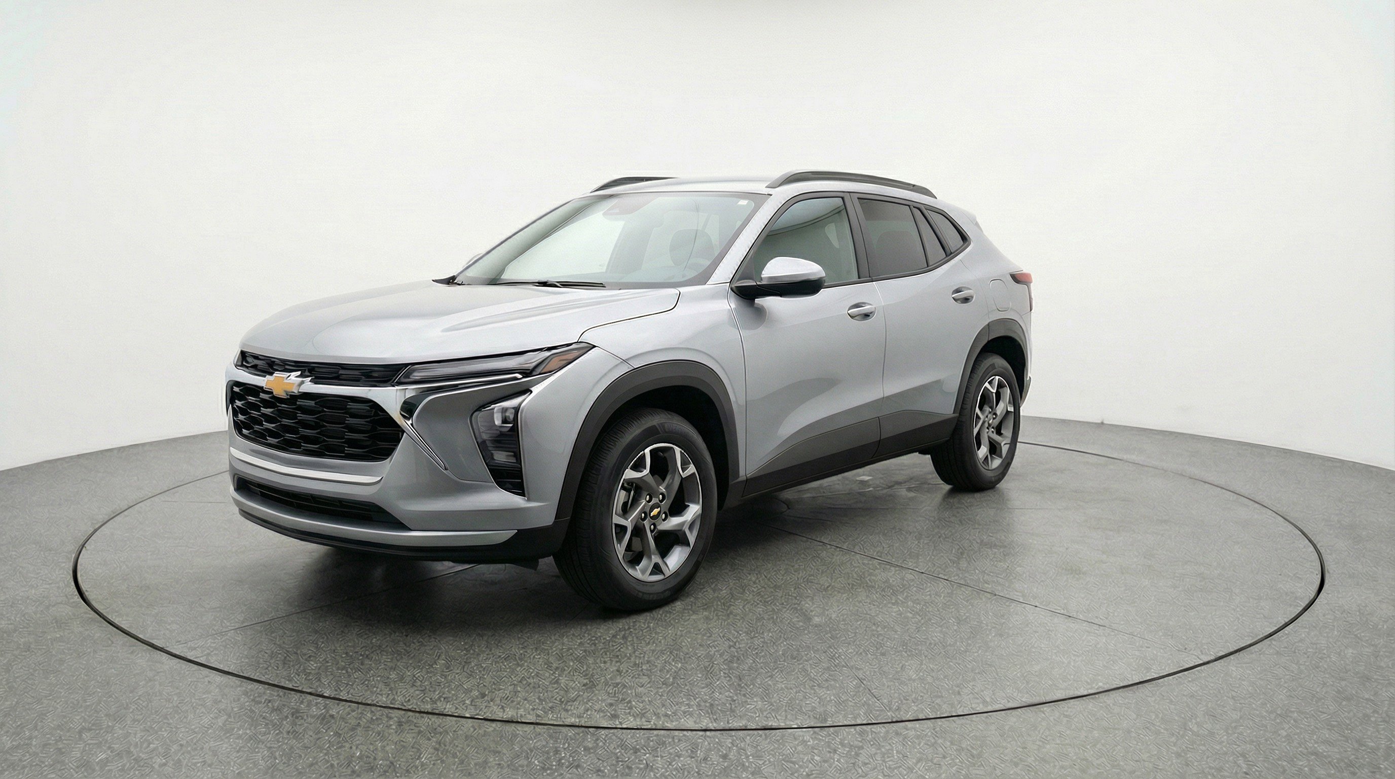 Used 2025 Chevrolet Trax LT FWD image 3