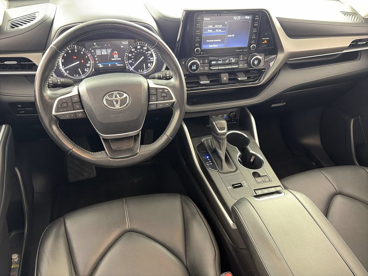 Used 2022 Toyota Highlander XLE FWD image 21