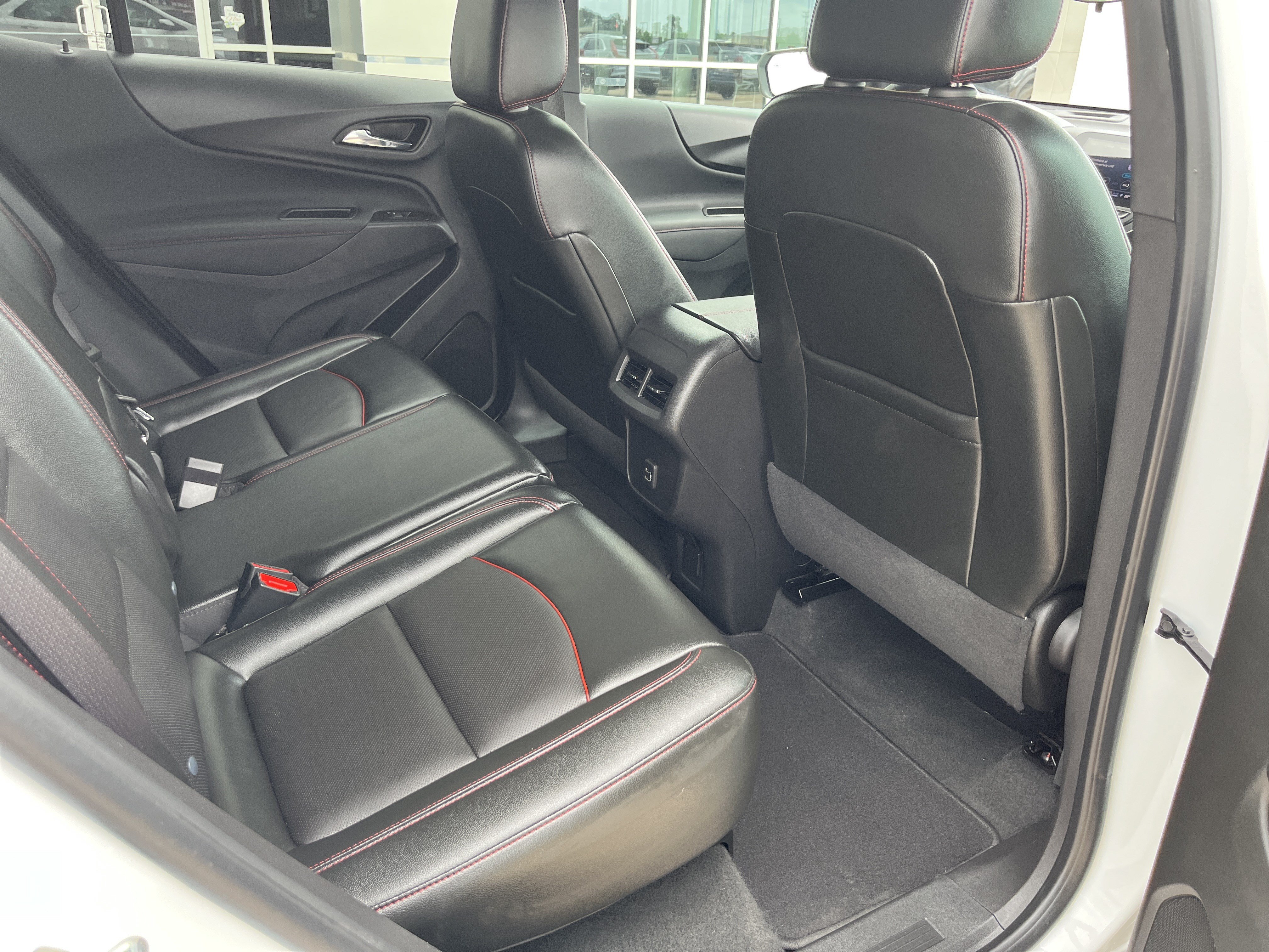 Used 2022 Chevrolet Equinox RS w/ RS Leather Package FWD image 16