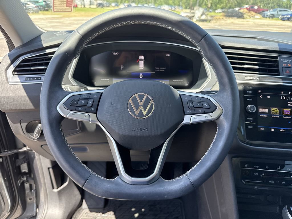 Used 2024 Volkswagen Tiguan SE w/ Panoramic Sunroof Package FWD image 14