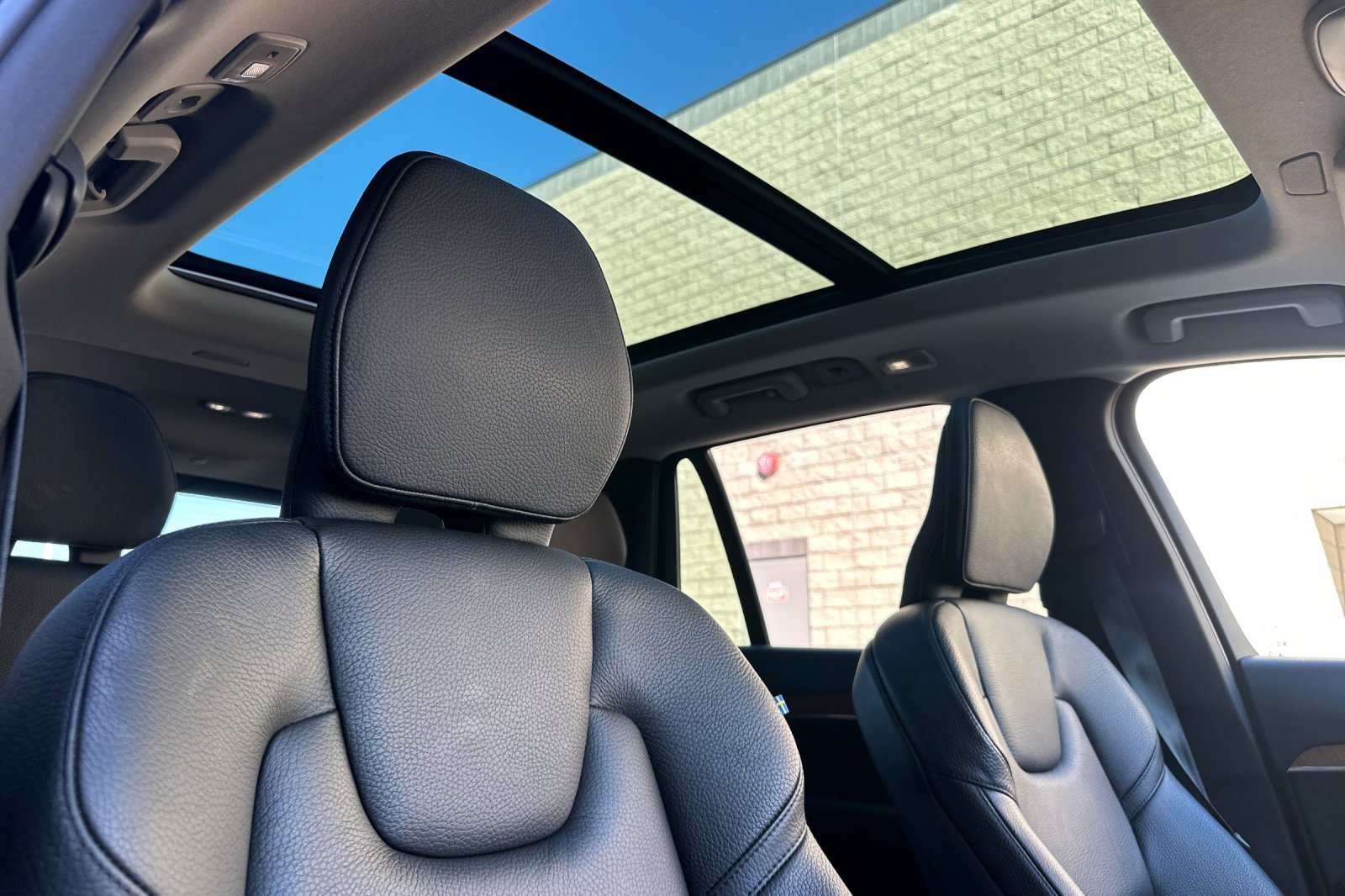 Used 2023 Volvo XC90 T8 Plus w/ Protection Package Premier image 19