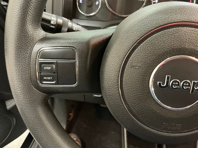 Used 2012 Jeep Liberty Sport AWD/4WD image 24