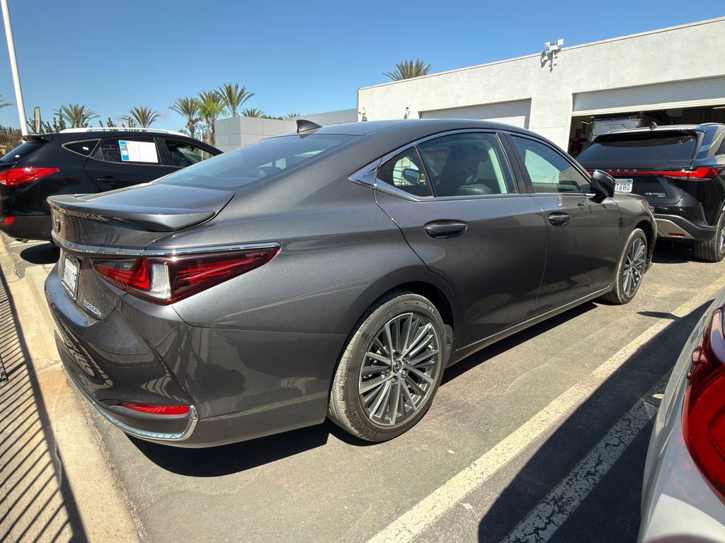 Certified 2024 Lexus ES 300h w/ Premium Package FWD image 2