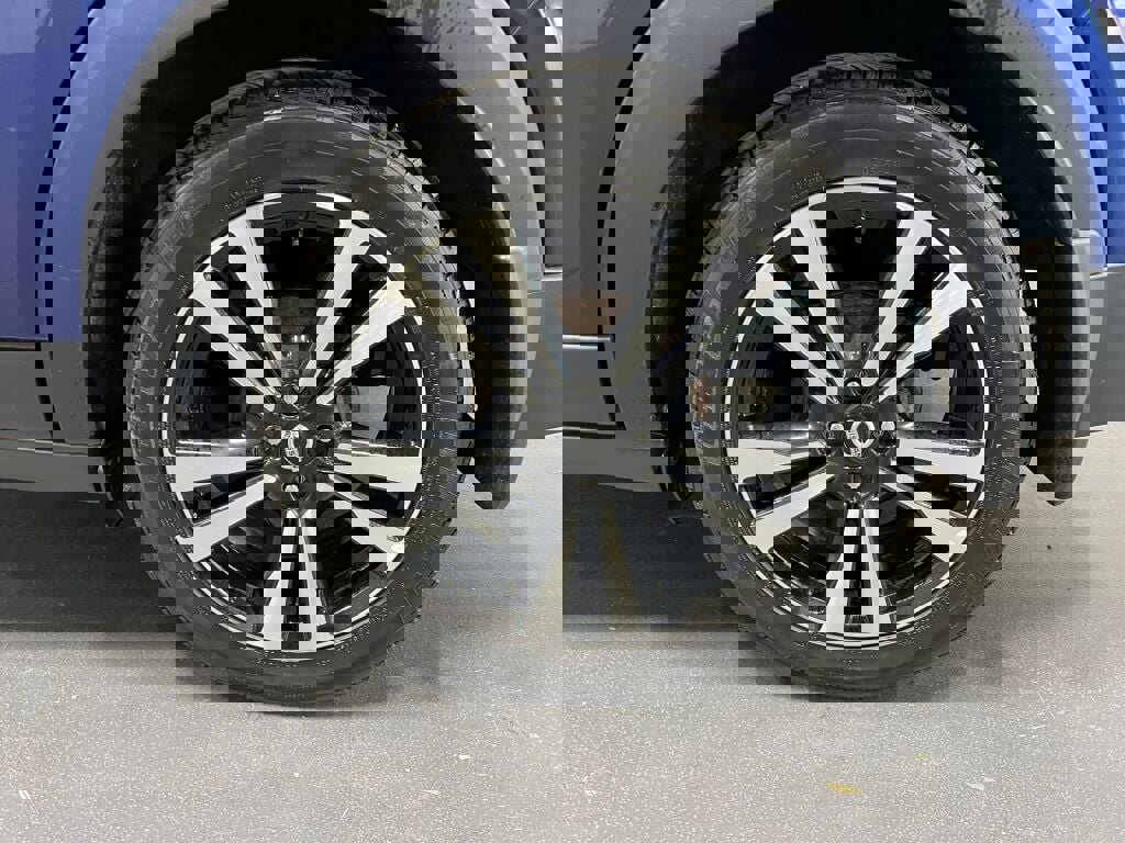 Used 2018 Nissan Kicks SR image 13