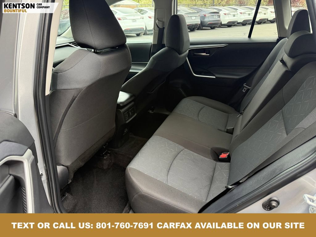 Used 2025 Toyota RAV4 XLE image 32