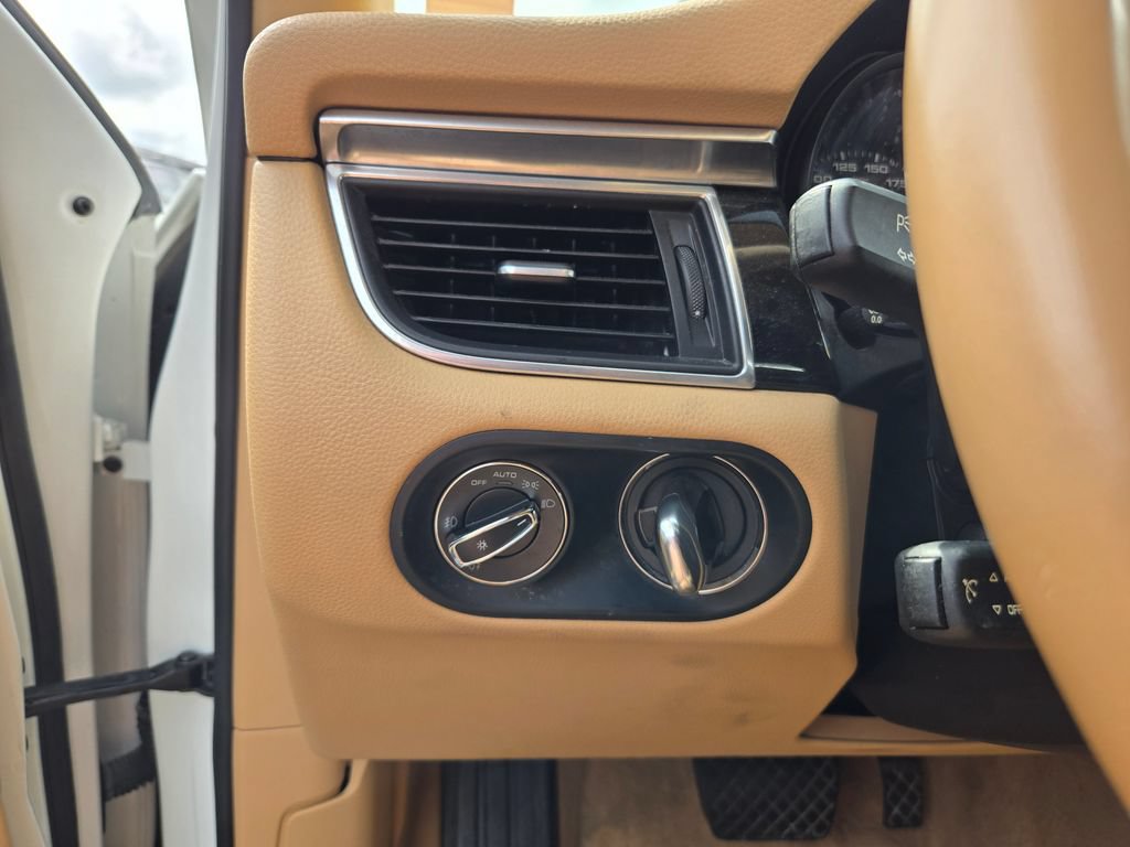 Used 2015 Porsche Macan S AWD/4WD image 12