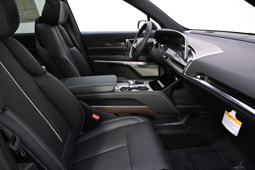 New 2026 Cadillac Vistiq Sport w/ LPO, Floor Liner Package image 16
