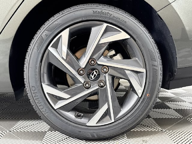 Used 2025 Hyundai Elantra Sport FWD image 44