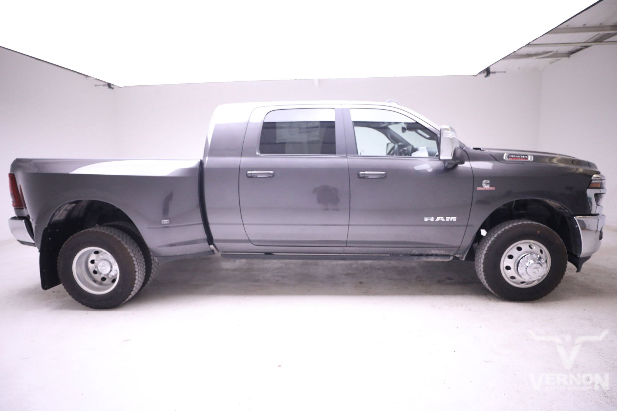 New 2025 RAM 3500 Laramie image 6