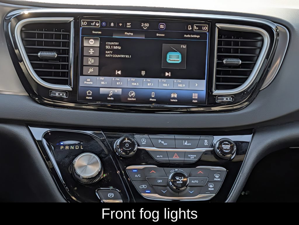 Used 2026 Chrysler Pacifica Select FWD image 13