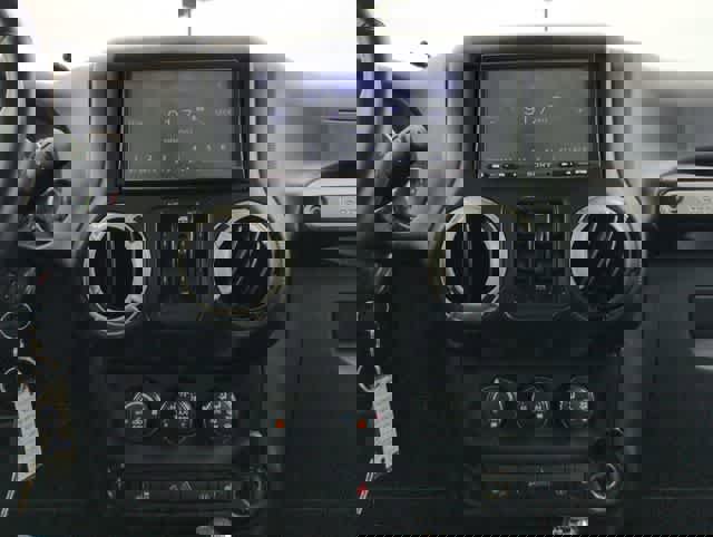 Used 2017 Jeep Wrangler Unlimited Rubicon AWD/4WD image 27