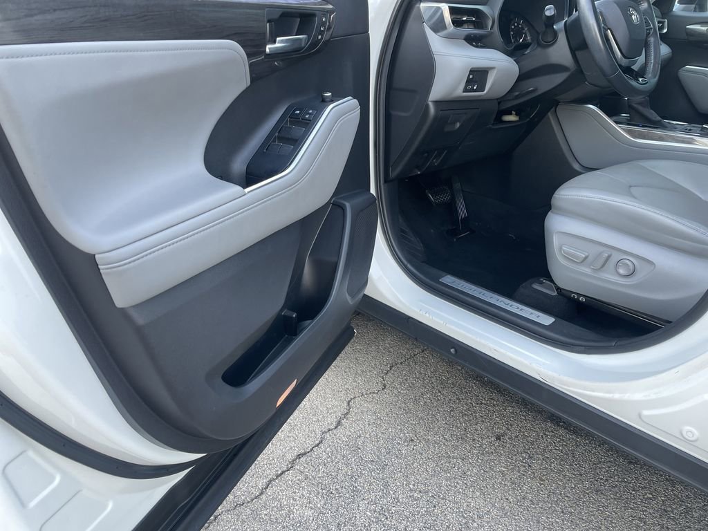 Used 2020 Toyota Highlander Limited AWD/4WD image 14